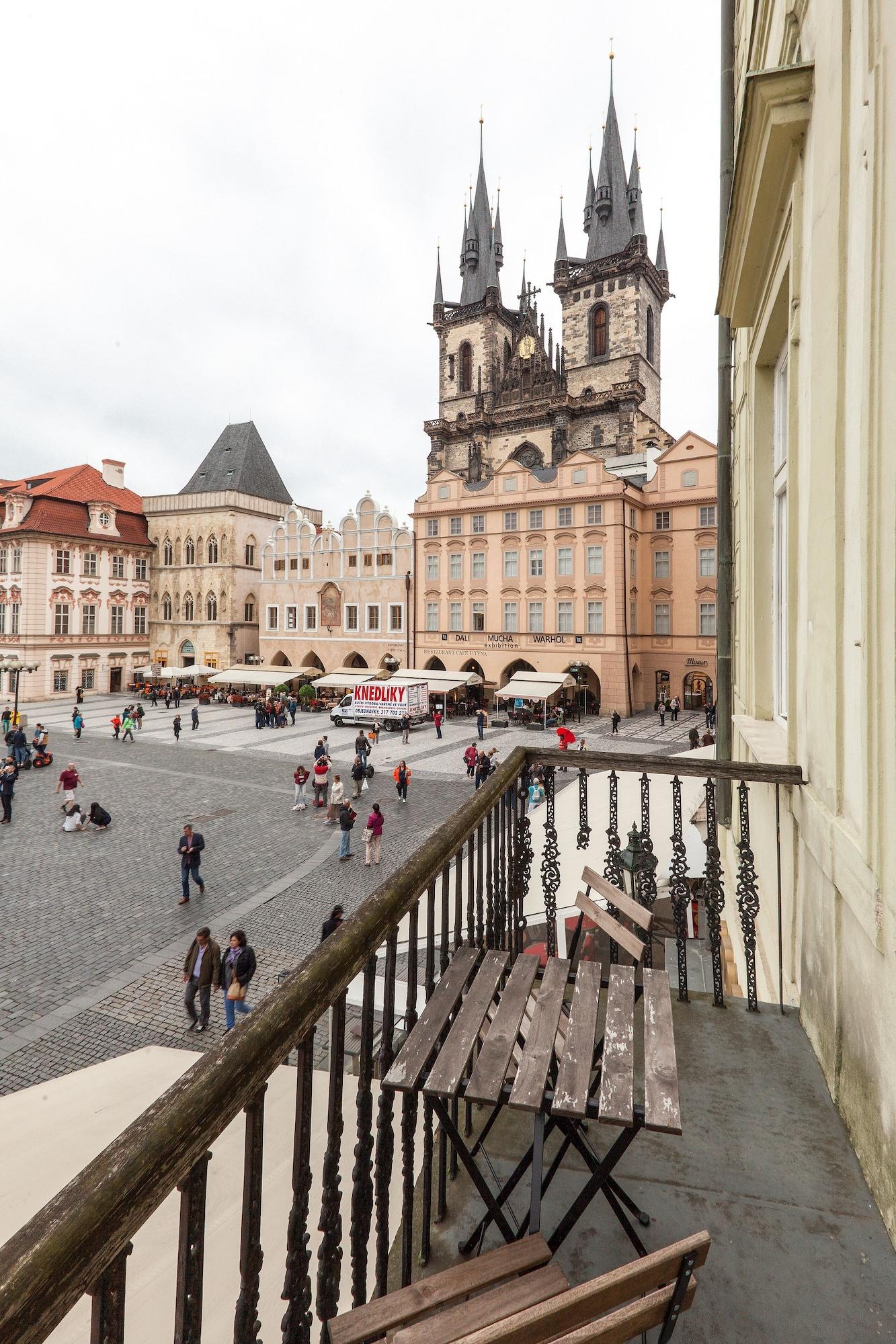Lägenhetshotell Old Town Square By Emblem