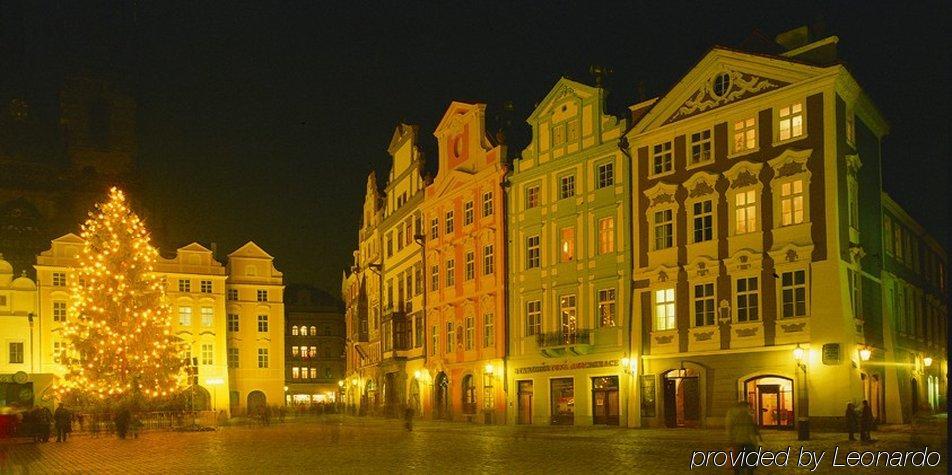 Old Town Square By Emblem Lägenhetshotell